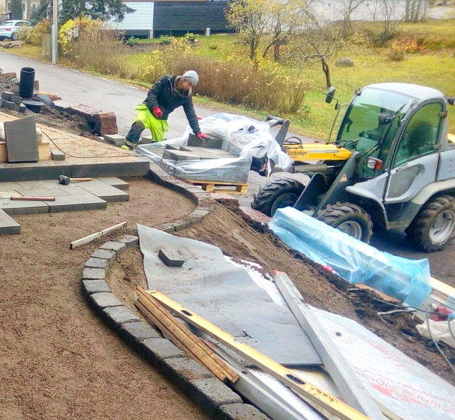 Rakentajamme työn touhussa